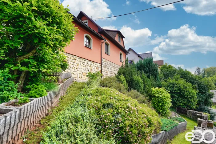 Prodej rodinného domu, Úpice - Radeč, 250 m2