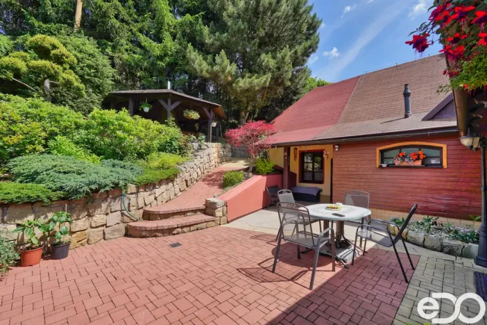 Prodej rodinného domu, Úpice - Radeč, 250 m2