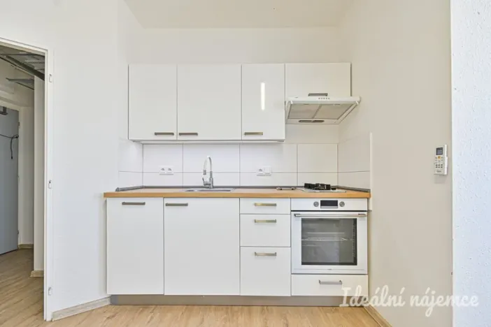 Pronájem bytu 2+kk, Brno, Langrova, 40 m2