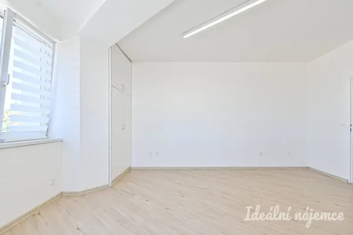 Pronájem bytu 2+kk, Brno, Langrova, 40 m2