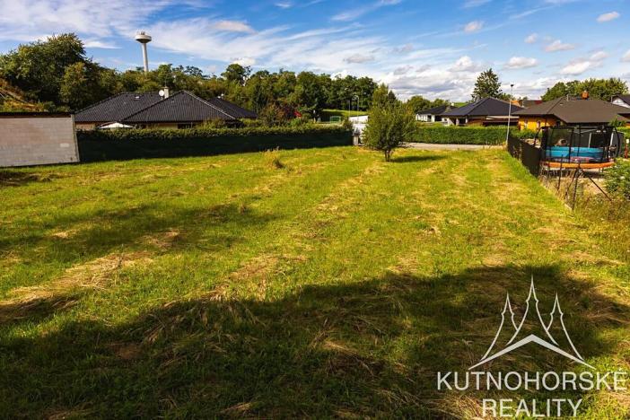 Prodej pozemku pro bydlení, Močovice, 2044 m2