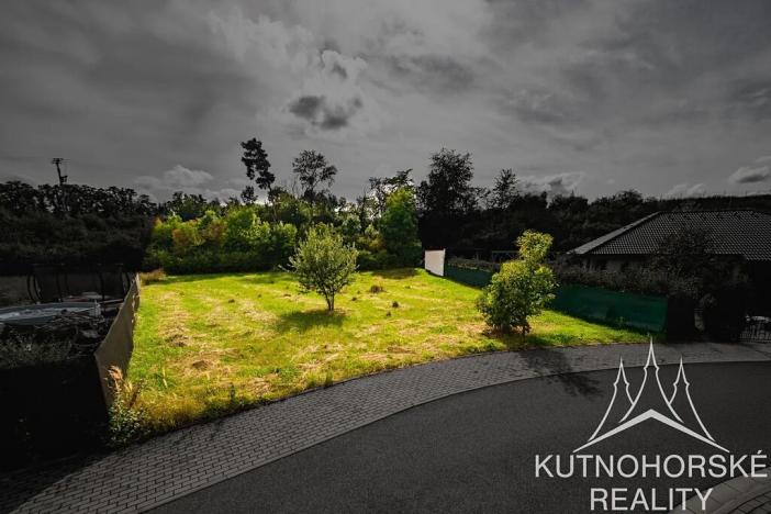 Prodej pozemku pro bydlení, Močovice, 2044 m2