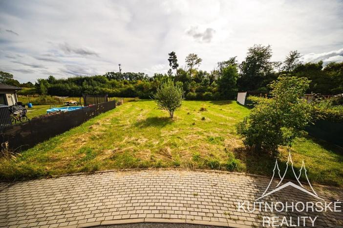 Prodej pozemku pro bydlení, Močovice, 2044 m2