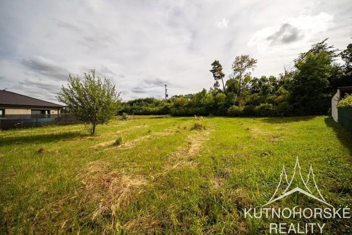 Prodej pozemku pro bydlení, Močovice, 2044 m2