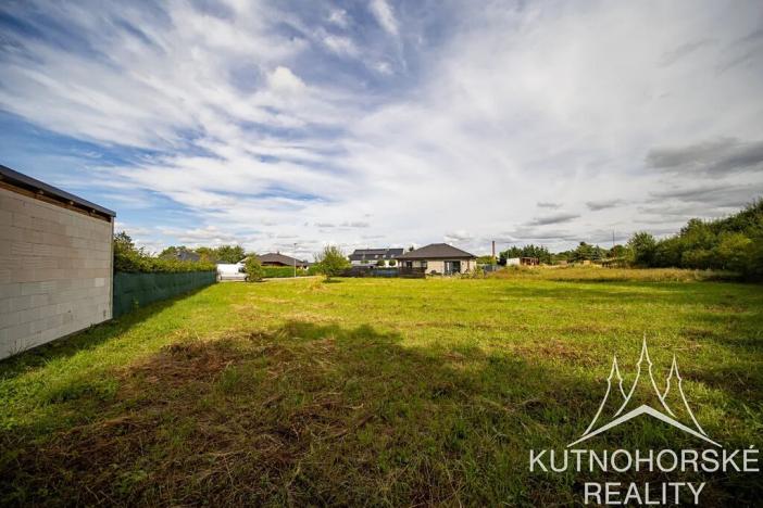 Prodej pozemku pro bydlení, Močovice, 2044 m2