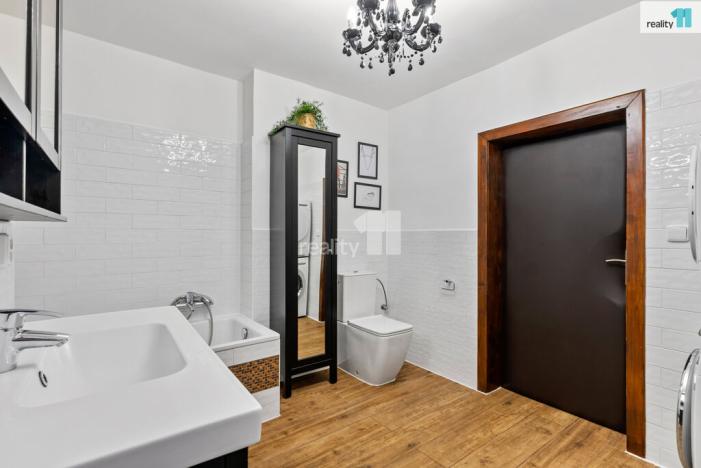 Prodej bytu 3+kk, Chrastava, náměstí 1. máje, 156 m2