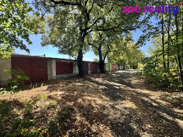 Pronájem garáže, Chomutov, V Alejích, 19 m2