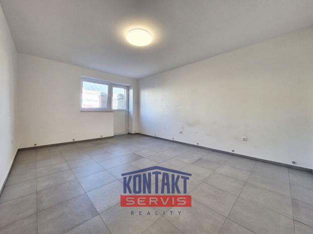 Pronájem obchodního prostoru, České Budějovice, Mánesova, 35 m2