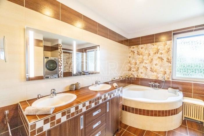 Prodej rodinného domu, Rožmitál pod Třemšínem - Zalány, 180 m2