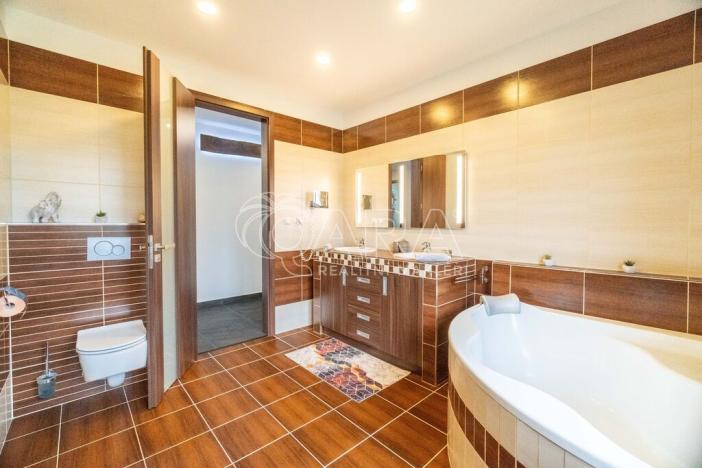 Prodej rodinného domu, Rožmitál pod Třemšínem - Zalány, 180 m2