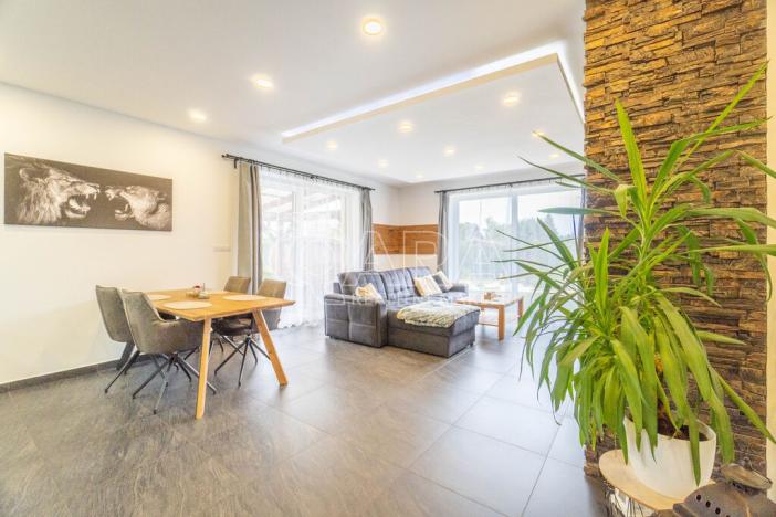 Prodej rodinného domu, Rožmitál pod Třemšínem - Zalány, 180 m2