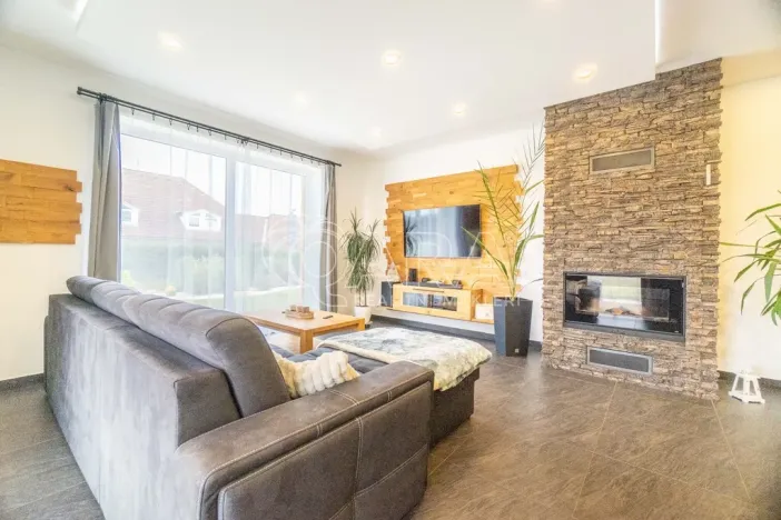 Prodej rodinného domu, Rožmitál pod Třemšínem - Zalány, 180 m2