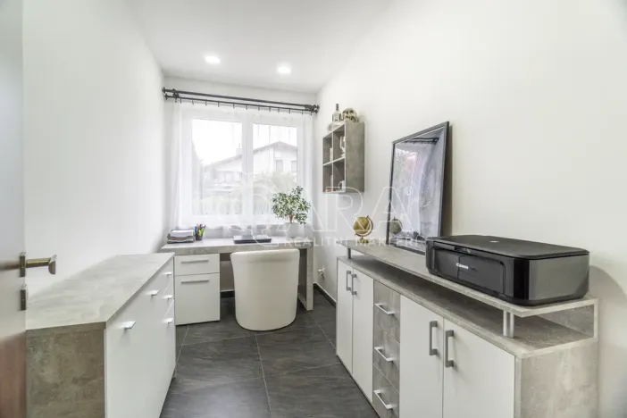 Prodej rodinného domu, Rožmitál pod Třemšínem - Zalány, 180 m2