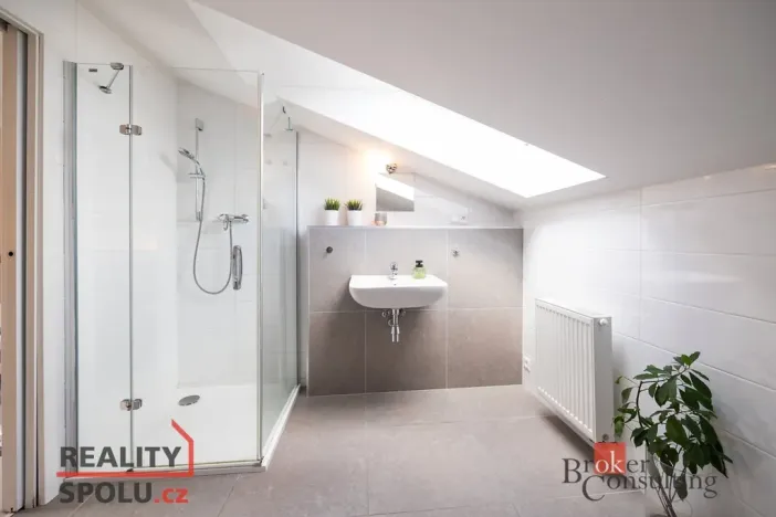 Prodej bytu 4+kk, Praha - Hrdlořezy, Českobrodská, 93 m2