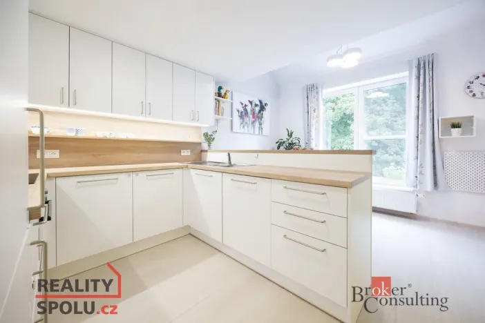 Prodej bytu 4+kk, Praha - Hrdlořezy, Českobrodská, 93 m2