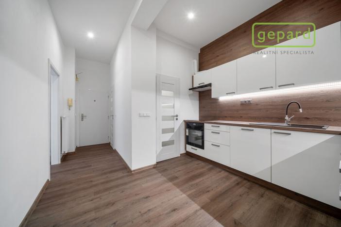 Prodej bytu 2+1, Hradec Králové, Buzulucká, 75 m2