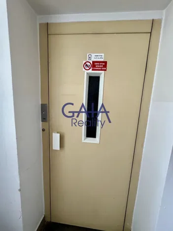 Prodej kanceláře, Kyjov, třída Komenského, 2396 m2