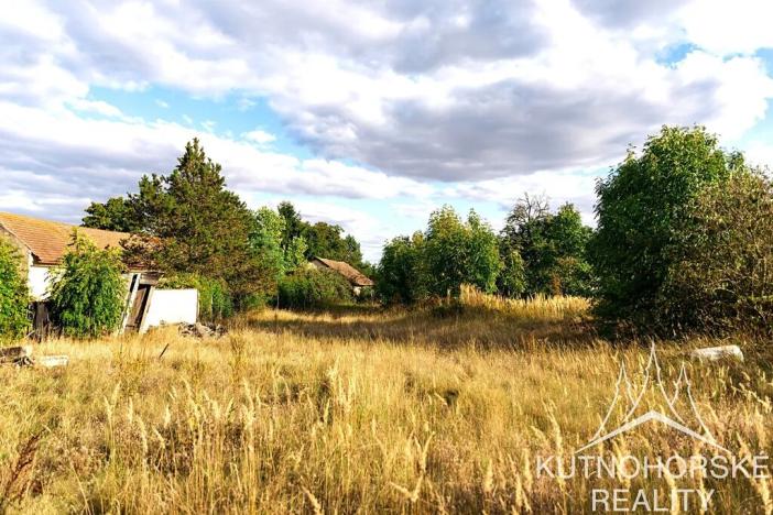 Prodej pozemku pro bydlení, Kunětice, 932 m2