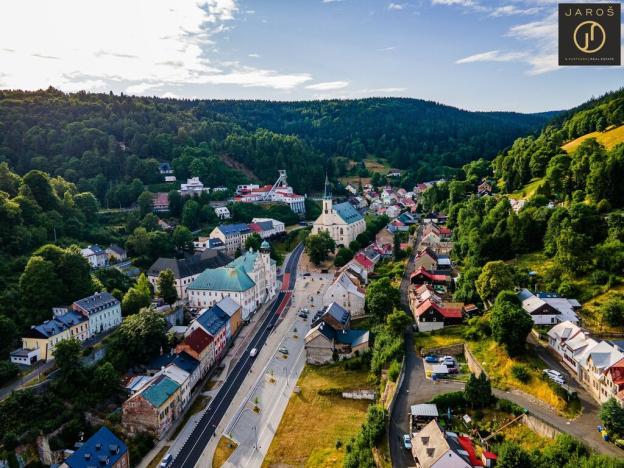 Prodej bytu 2+kk, Jáchymov, náměstí Republiky, 54 m2