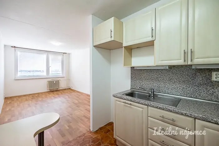Pronájem bytu 2+kk, Praha - Černý Most, Doležalova, 45 m2