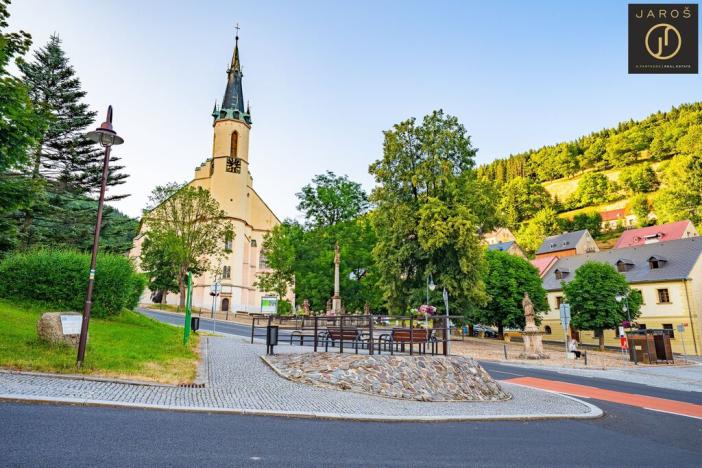 Prodej bytu 2+kk, Jáchymov, náměstí Republiky, 64 m2