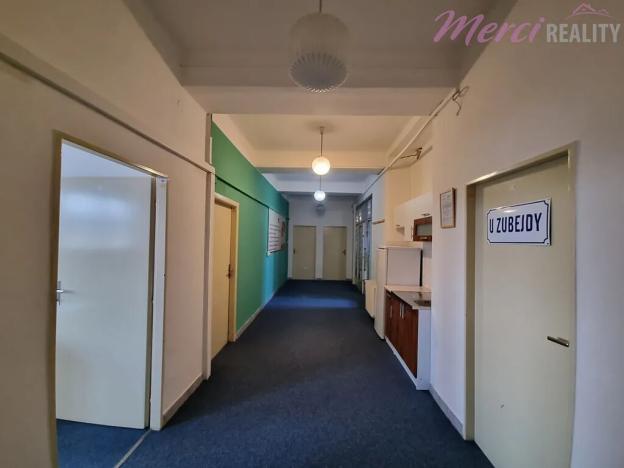 Pronájem kanceláře, Uherské Hradiště, Tř. Maršála Malinovského, 23 m2