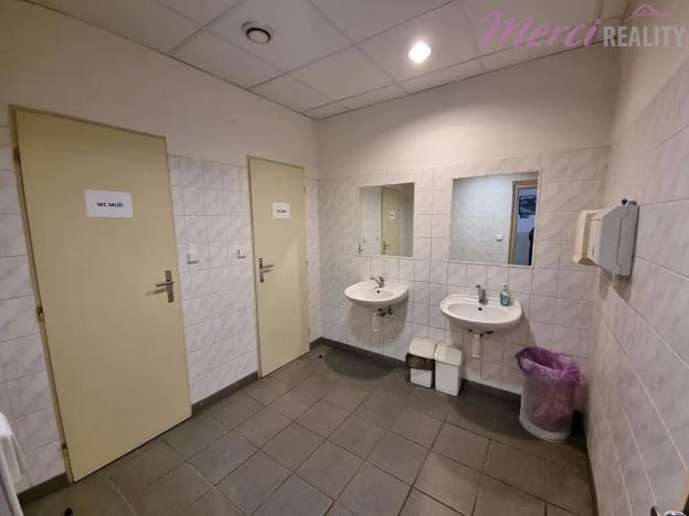 Pronájem kanceláře, Uherské Hradiště, Tř. Maršála Malinovského, 23 m2