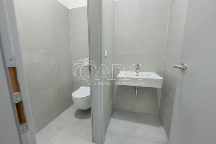 Pronájem skladu, Divišov, 2398 m2