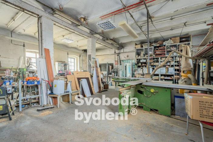 Prodej výrobních prostor, Srbice, 879 m2