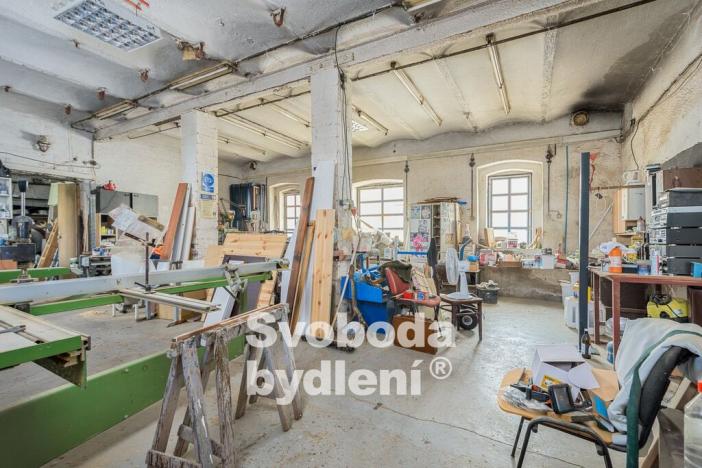 Prodej výrobních prostor, Srbice, 879 m2