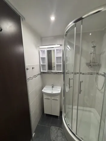 Pronájem bytu 1+kk, Hradec Králové - Slezské Předměstí, Severní, 28 m2