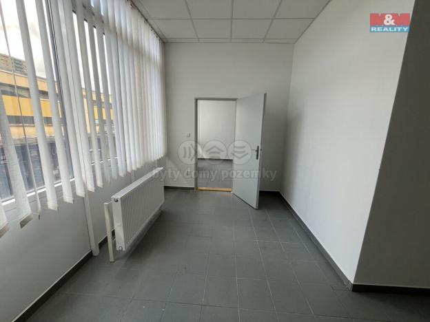 Pronájem kanceláře, Třinec - Lyžbice, nám. Svobody, 61 m2