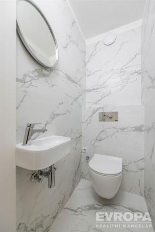 Pronájem bytu 2+1, Praha - Nové Město, Pod Slovany, 100 m2