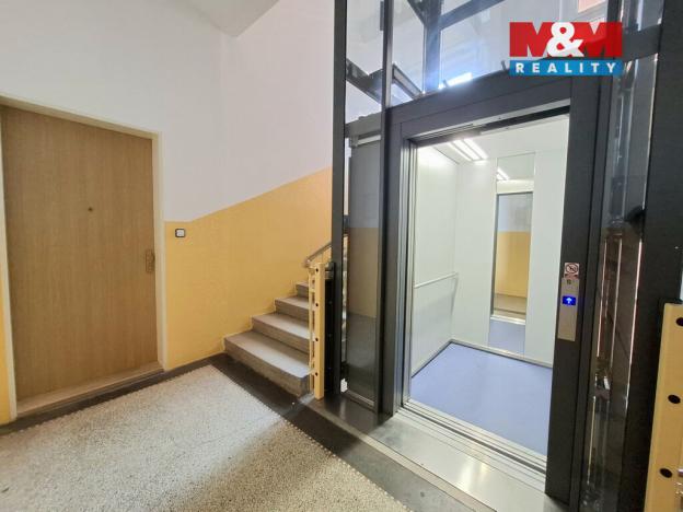 Pronájem bytu 4+1, Karlovy Vary, Varšavská, 105 m2