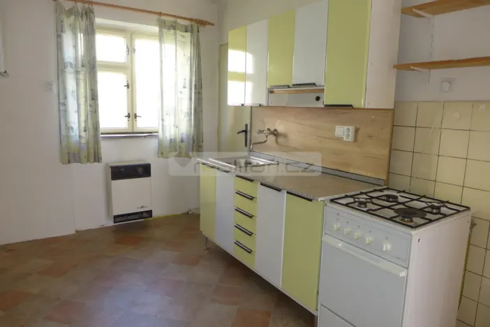 Prodej bytu 2+1, Plzeň - Doubravka, Železničářská, 63 m2