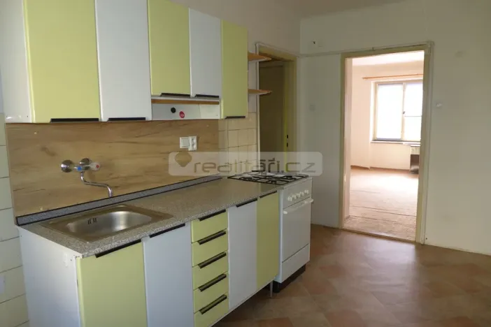 Prodej bytu 2+1, Plzeň - Doubravka, Železničářská, 63 m2