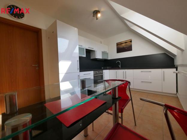 Pronájem bytu 1+1, Nupaky, Luční, 52 m2