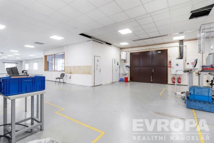 Pronájem skladu, Havlíčkův Brod, okres havlíčkův brod, 8000 m2