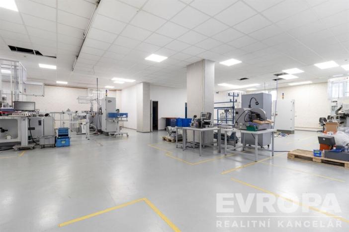 Pronájem skladu, Havlíčkův Brod, okres havlíčkův brod, 8000 m2