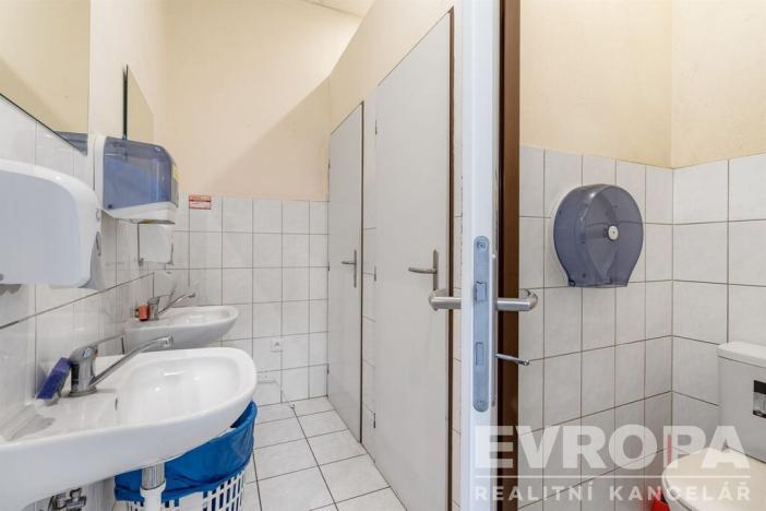 Pronájem skladu, Havlíčkův Brod, okres havlíčkův brod, 8000 m2