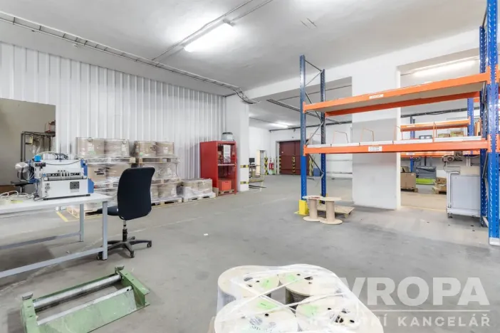 Pronájem skladu, Havlíčkův Brod, okres havlíčkův brod, 8000 m2