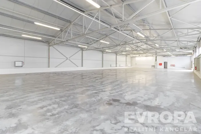 Pronájem skladu, Havlíčkův Brod, okres havlíčkův brod, 8000 m2