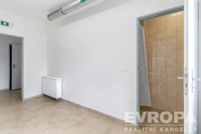 Pronájem skladu, Havlíčkův Brod, okres havlíčkův brod, 8000 m2