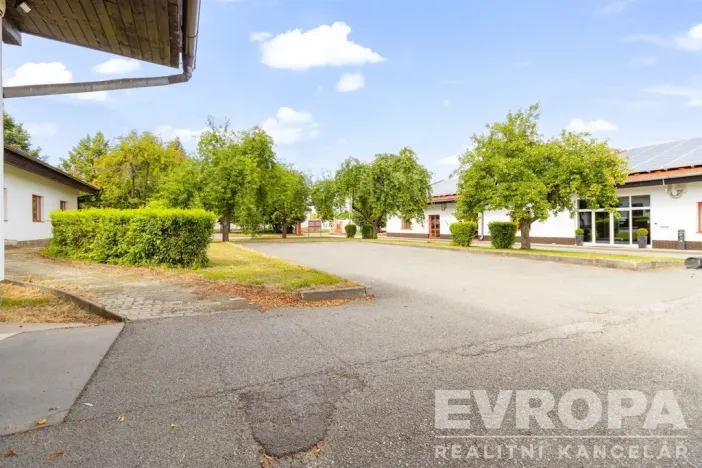 Pronájem skladu, Havlíčkův Brod, okres havlíčkův brod, 8000 m2