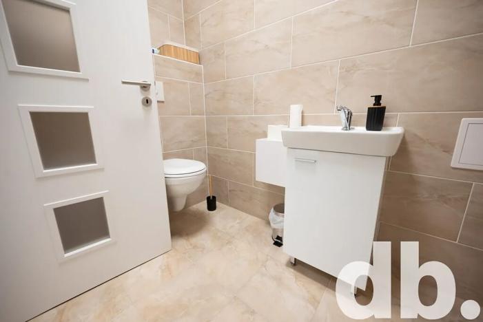 Pronájem komerční nemovitosti, Karlovy Vary, U Koupaliště, 13 m2