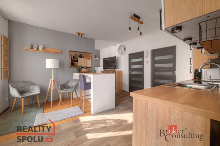 Prodej bytu 2+kk, Stod, Komenského nám., 54 m2