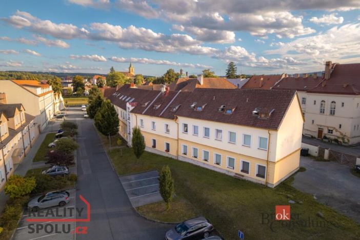 Prodej bytu 2+kk, Stod, Komenského nám., 54 m2