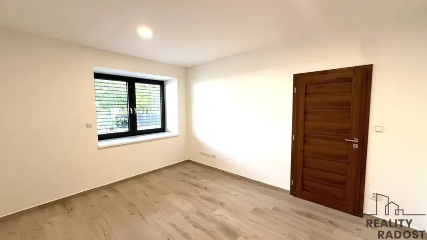 Pronájem bytu 3+kk, Lažany, 98 m2