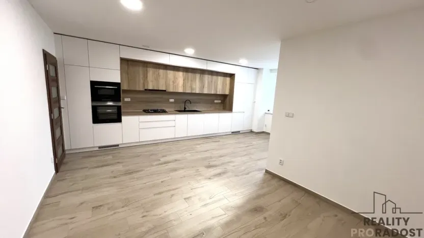 Pronájem bytu 3+kk, Lažany, 98 m2