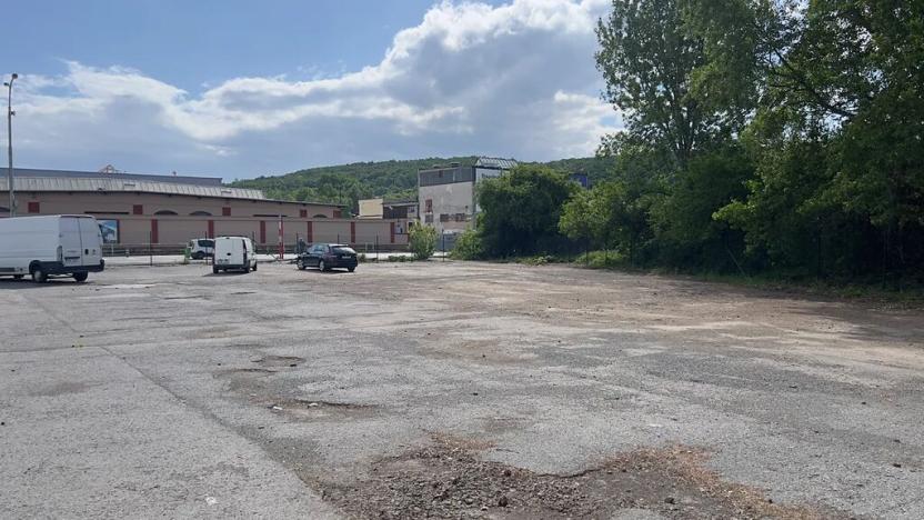 Pronájem komerčního pozemku, Praha - Modřany, Komořanská, 1500 m2